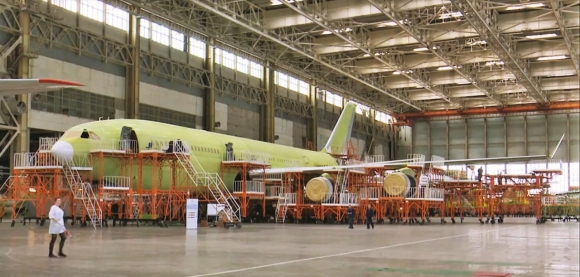 На кадре из апрельского репортажа &laquo;Вести Воронеж&raquo; &ndash; первый Ил-96-400М на окончательной сборке на ВАСО