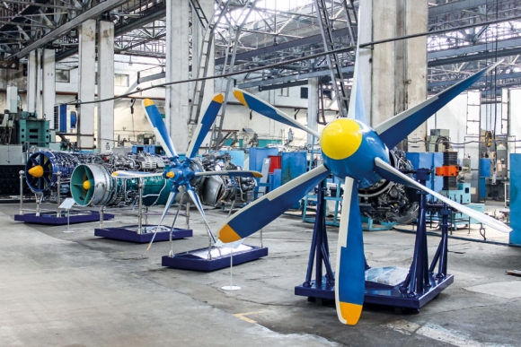 Продукция, выпускавшаяся в предыдущие годы ОМО им. П.И.&nbsp;Баранова, слева направо:  АЛ-21Ф-3, РД-33 серии&nbsp;2, ТВД-20-01, ТВ7-117С. Фото: Евгений Ерохин