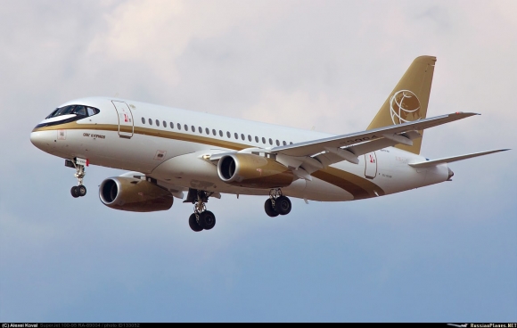 SSJ100 (RA-89004) уходит в первый рейс под флагом авиакомпании &laquo;Центр-Юг&raquo;, Шереметьево, 22 марта 2014 года. Фото: Алексей Коваль