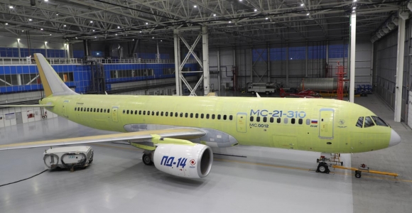 Главным событием минувшего года по программе перспективного среднемагистрального лайнера МС-21 стало завершение постройки и начало испытаний пятого летного экземпляра, ставшего прототипом модификации МС-21-310, которая оснащается отечественными двигателями нового поколения ПД-14. Фото: Алексей Михеев / &laquo;Иркут&raquo;
