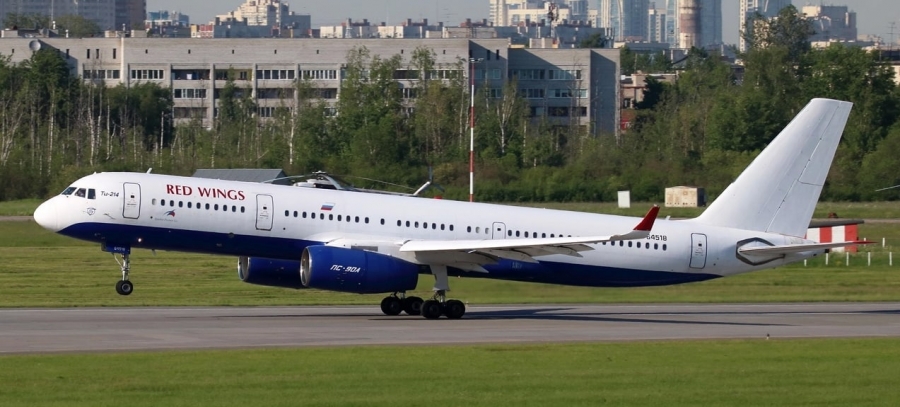На фото Игоря Двурекова &ndash; последний Ту-214, участвовавший в коммерческих пассажирских перевозках до осени 2017 года, после этого Ту-214 летают пока только в интересах госзаказчиков.