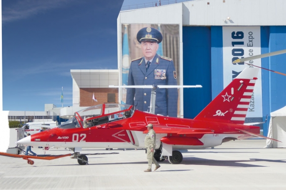Корпорация &laquo;Иркут&raquo; представила на KADEX-2016 свой учебно-боевой самолет Як-130. Фото: Виктор Друшляков