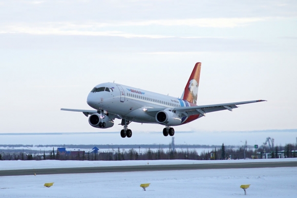 По результатам 2015 г. самолеты Sukhoi Superjet 100 вышли на первое место в  российской региональной авиации по количеству перевезенных пассажиров. В&nbsp;апреле нынешнего года к их эксплуатации приступила еще одна авиакомпания &ndash; &laquo;Ямал&raquo;, под флагом которой в июне летало уже три SSJ100. Фото: АТК &laquo;Ямал&raquo;