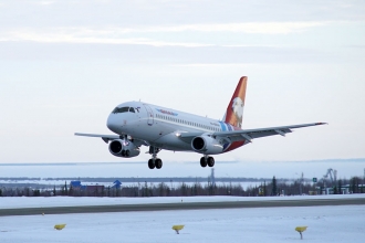 По результатам 2015 г. самолеты Sukhoi Superjet 100 вышли на первое место в  российской региональной авиации по количеству перевезенных пассажиров. В&nbsp;апреле нынешнего года к их эксплуатации приступила еще одна авиакомпания &ndash; &laquo;Ямал&raquo;, под флагом которой в июне летало уже три SSJ100. Фото: АТК &laquo;Ямал&raquo;