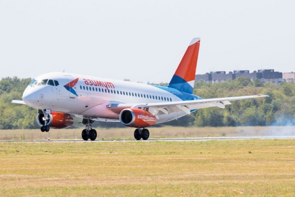 Авиакомпания &laquo;Азимут&raquo; получила сертификат эксплуатанта 18 августа 2017 г. и с 21 сентября приступила к выполнению регулярных пассажирских перевозок. Фото: Эрик Романенко